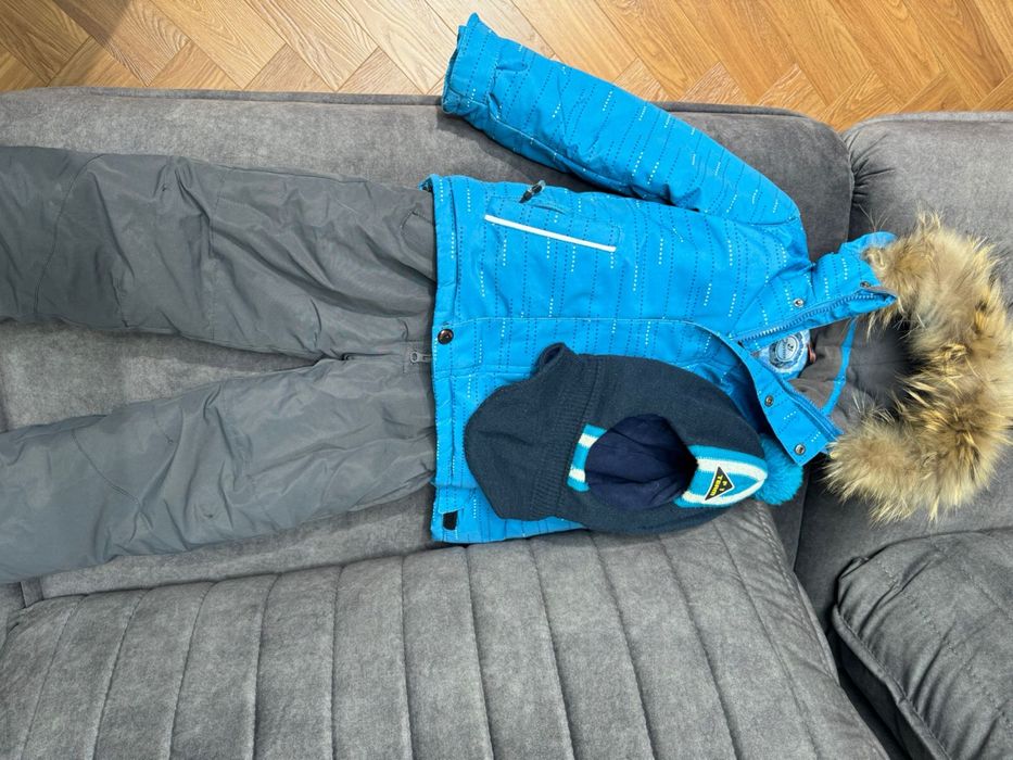 Продам куртку для мальчика 98 см