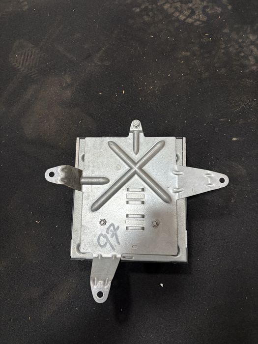 Bmw e83 x3 Усилвател