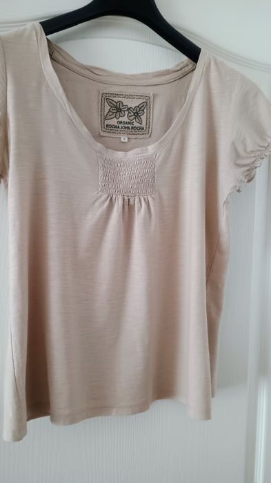 Tricou damă modern.