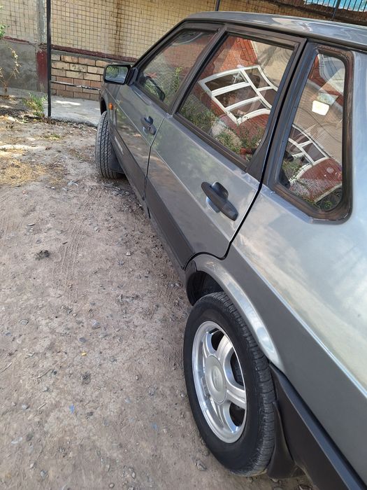 Lada 99 год 2001