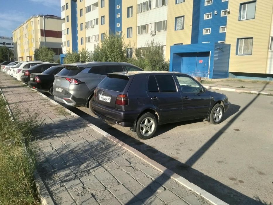 Машина фольксваген гольф