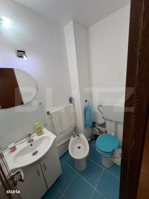 Apartament 3 camere decomandat, etaj 3, Rovine, zona Posta din Rovine