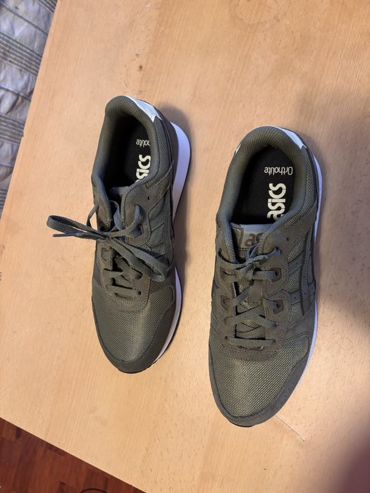 Adidasi ASICS !!