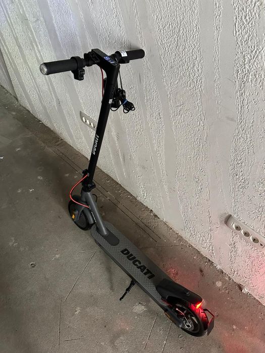 Trotineta electrica Ducati Pro-I Evo, 350W, Autonomie 25 km, 25 -A-