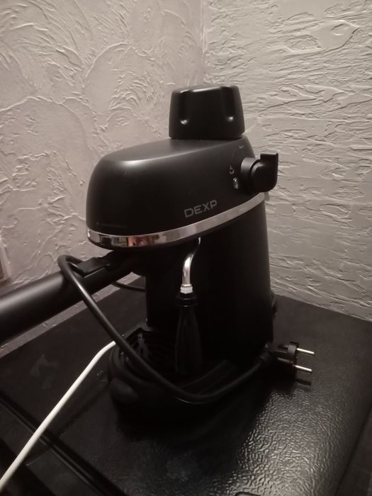 DEXP Кофеварка EM-900