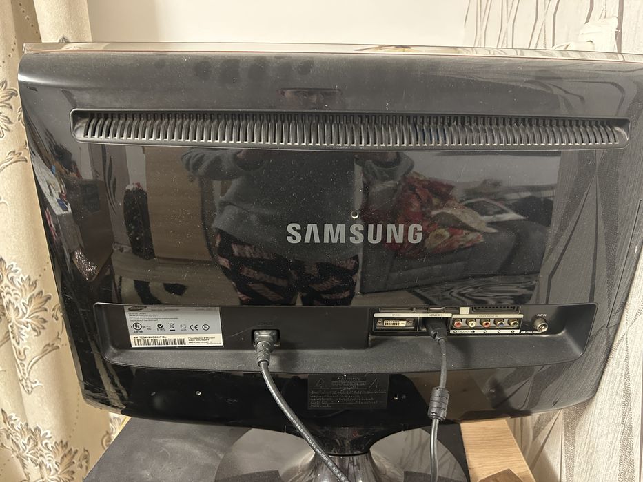 Tv Samsung t240hd
