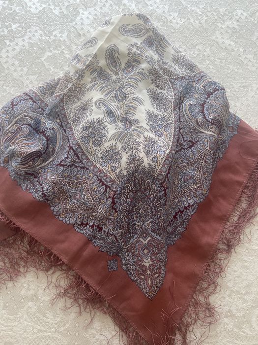 Платок чистошерстянной набивной рисунок
