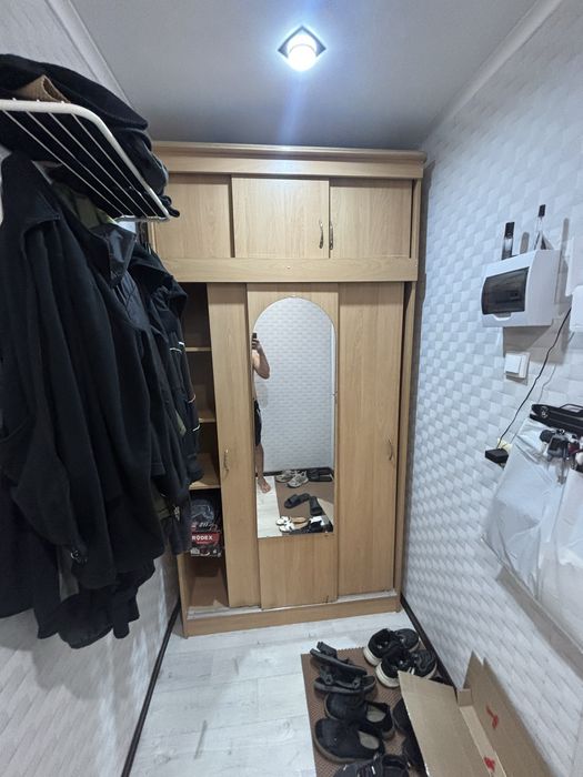 Продам шкаф среднем состоянии