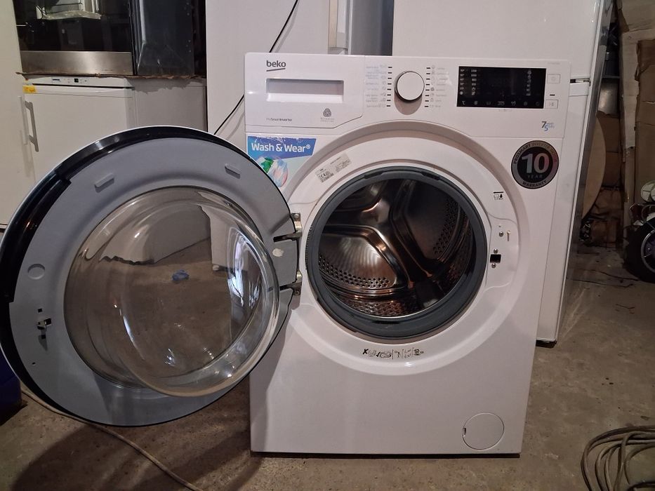 BEKO комбинирана пералня и сушилня. Без следи от употреба. За повече и