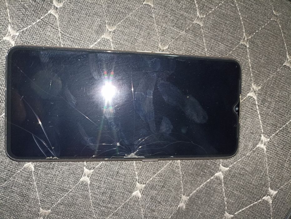 Телефон Oppo A5.