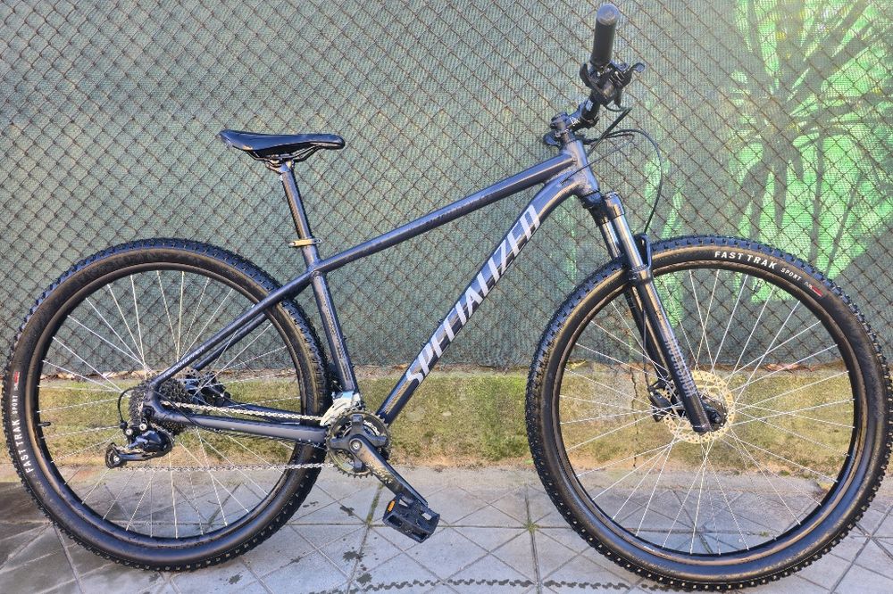 SPECIALIZED ROCKHOPPER  29 цола 2х9 скорости  Shimano, Judy Rockshox