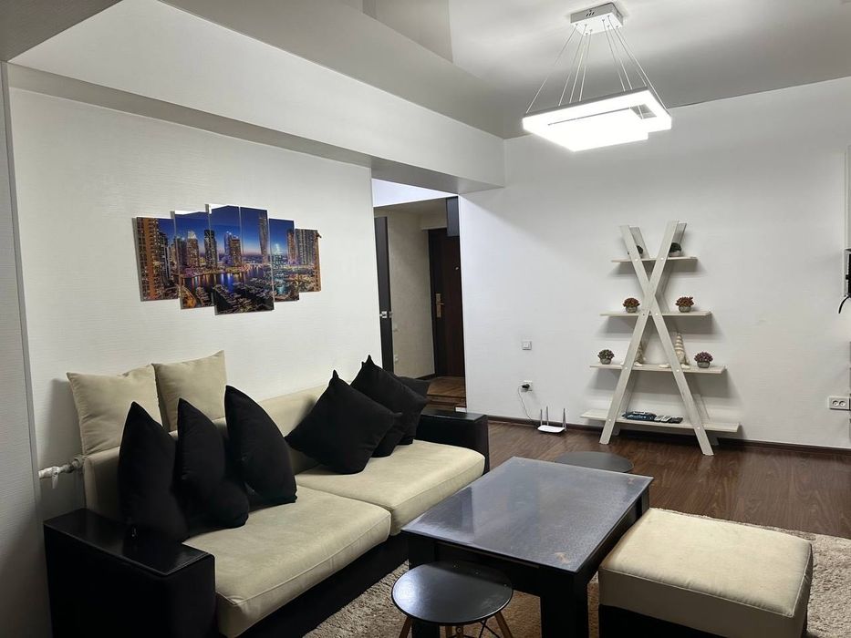 Сдаю квартиру в центре, и. Ойбек, Ц-7