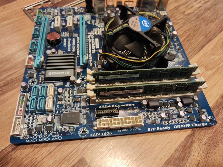 Дънна платка Gygabyte GA-H67MA-USB3-B3, i3-2100 и рам