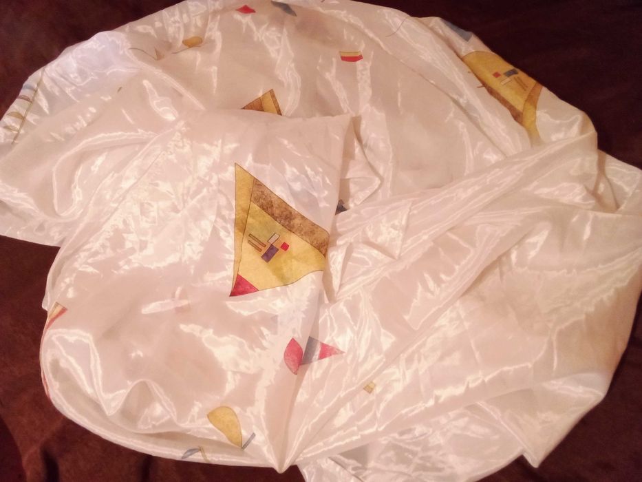 Тюль плотная , красивая , новая 5 на 1,5 метра .