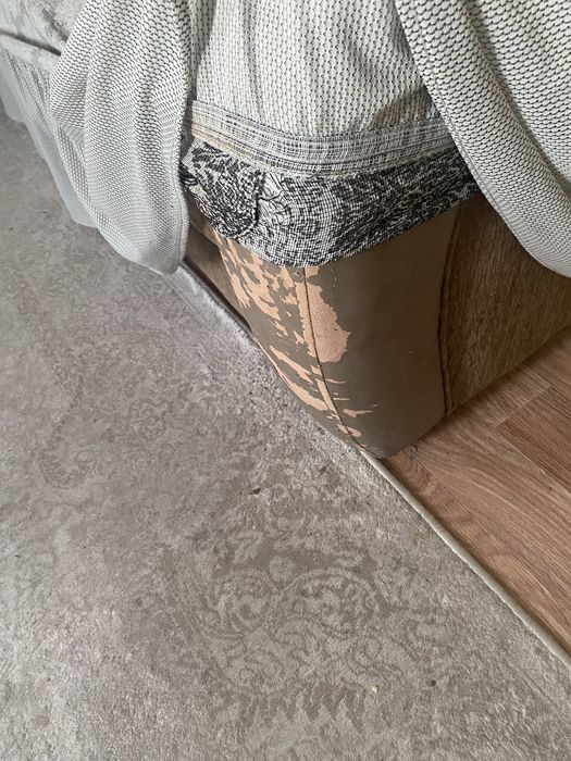 Продам диван б/у 30000