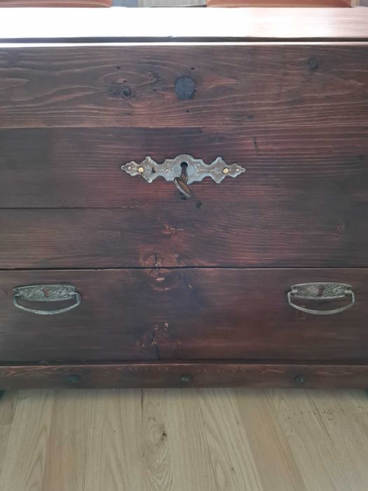 Стари дървени сандъци