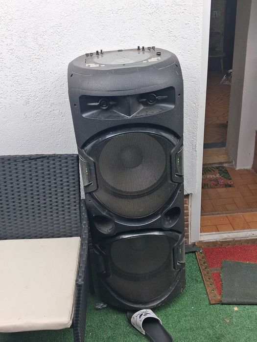 Boxa akai mare mare