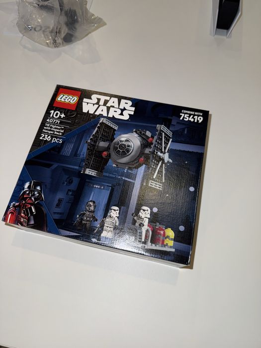 Lego 40771 TIE Fighter with Imperial Hangar Rack