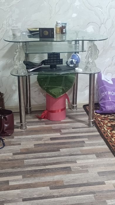 Стол под телевизор