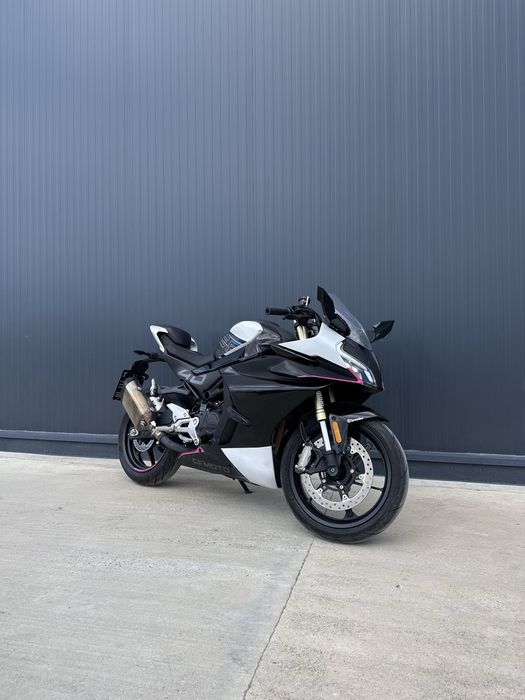 Vând CF moto 450SR , Cat. A2