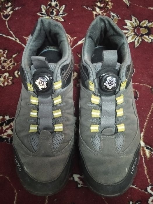 Продам кроссовки