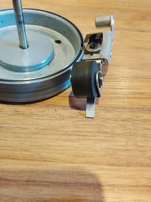 Vând kit-ul audio Majak-203 din poze.