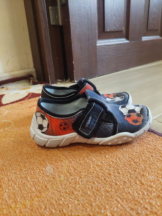 Лот от три чифга детски обувки Viggami