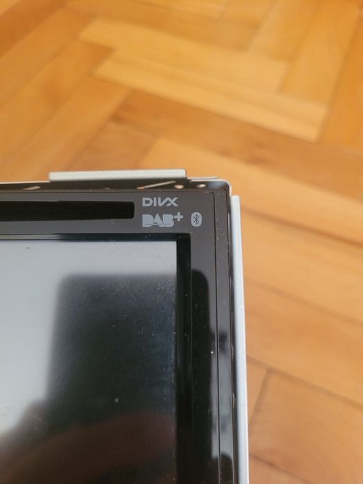 Pioneer аудио система с блутут и задна камера
