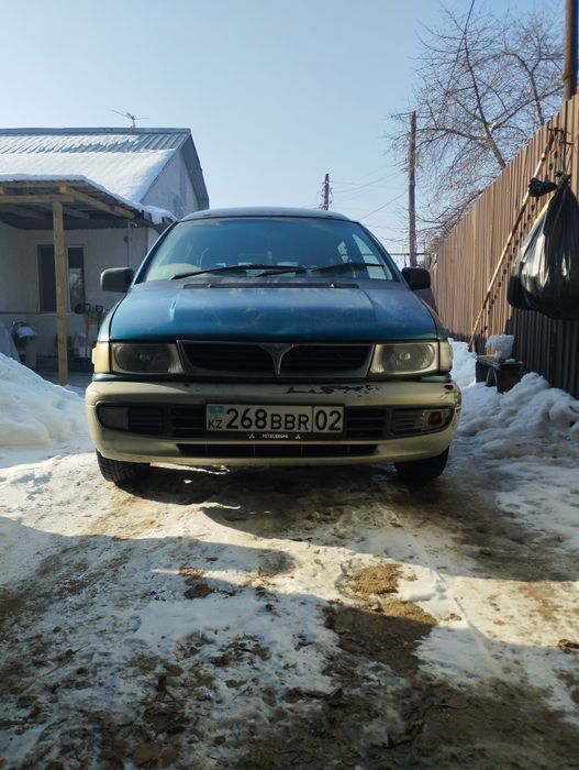 Митсубиси шариот Спейс Вагон