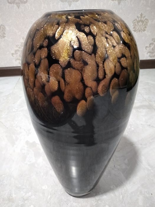 Итальянская Ваза из каленного стеклянная черная