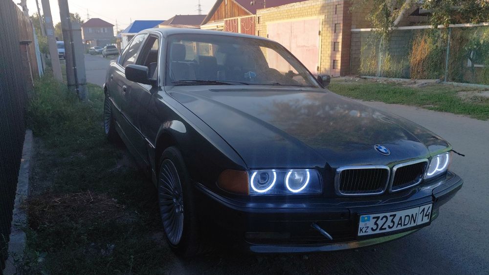 Продам,Бумер 728i