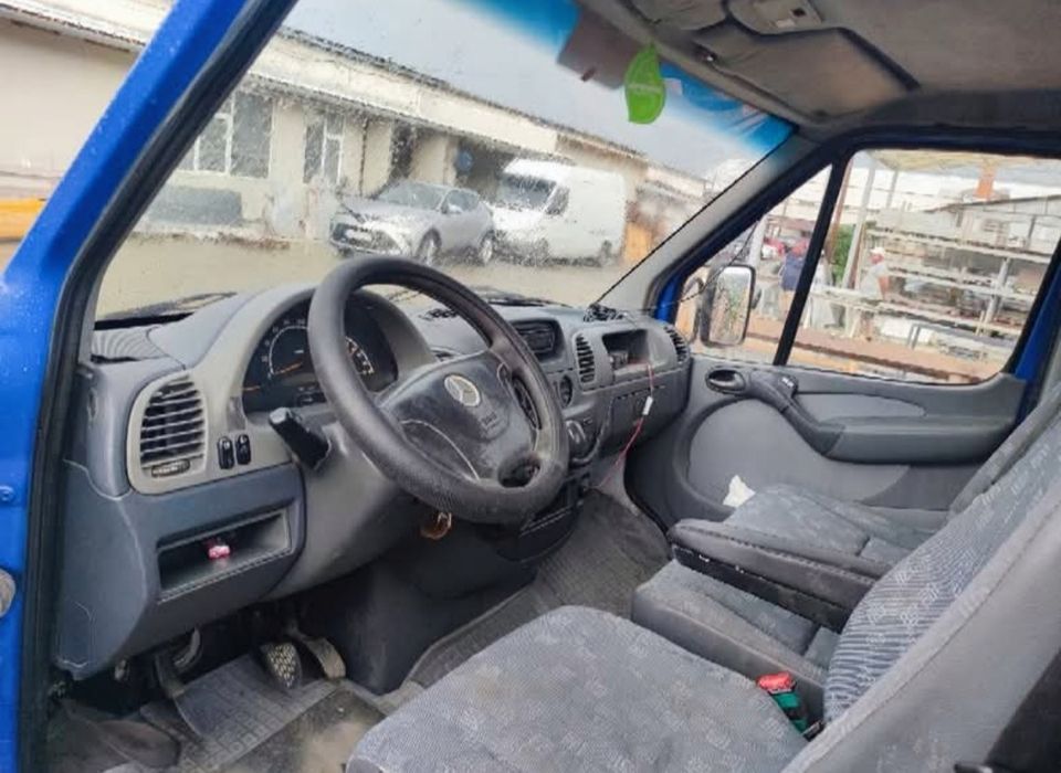 Se vinde Mercedes Sprinter 416 Basculabil 2.7 CDI 160 CP 5 cilindri in