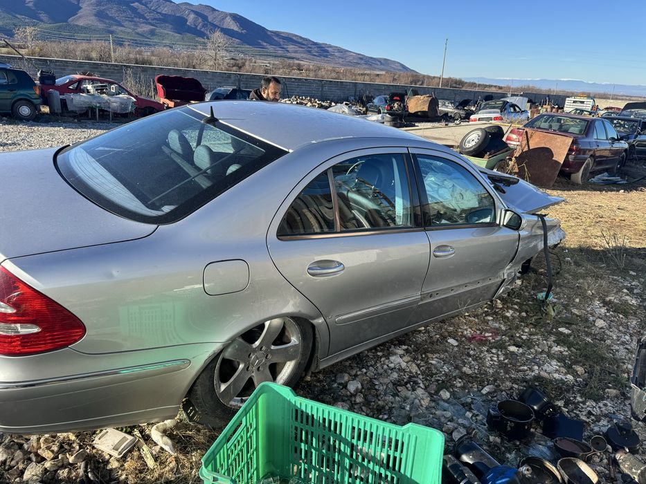 Мерцедес E 400 на части !