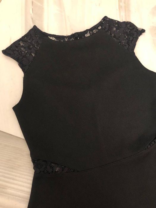 Rochita neagra cu dantela