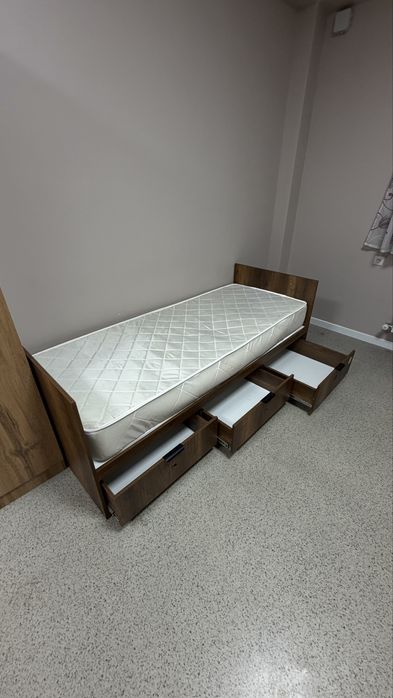 Кровать, есть 60 шт