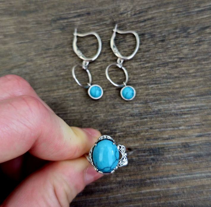 Продам набор из серебра 925 пробы, вставка бирюза и циркон.