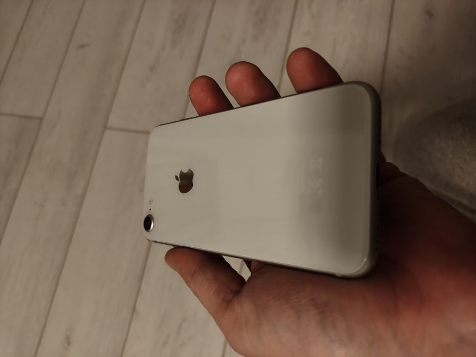 iPhone 8 Alb 128gb impecabil