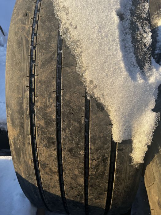 Продам рулевую резину 315/60 22.5