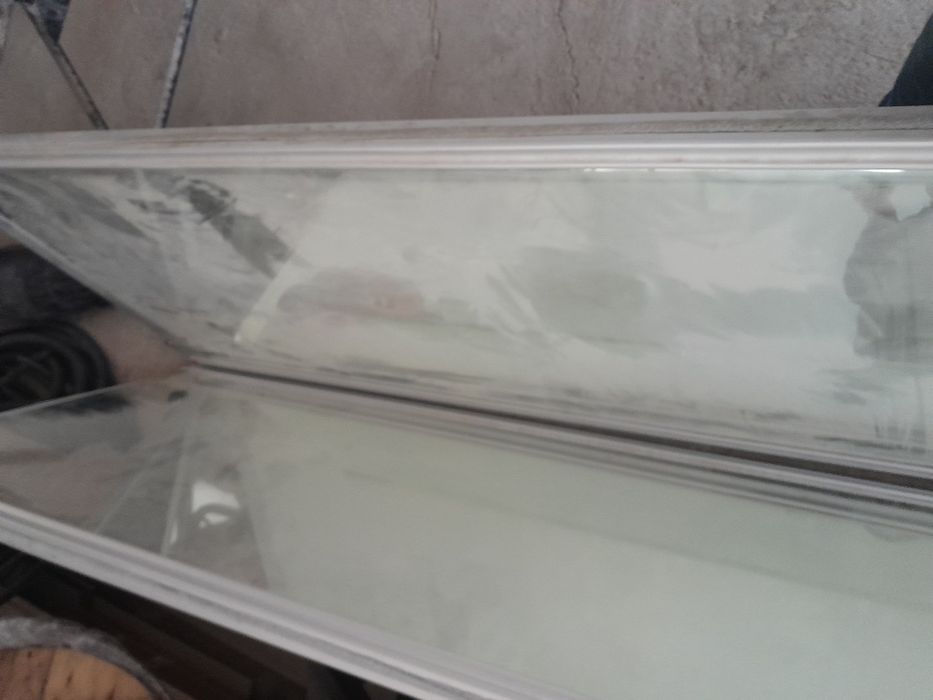 Продаётся дверь стекло