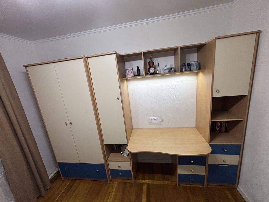 Продам гарнитур в детскую