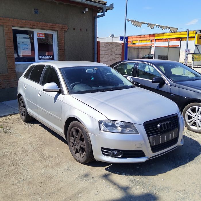 Far/faruri stanga/dreapta Audi A3 8P Facelift an 2008-2013