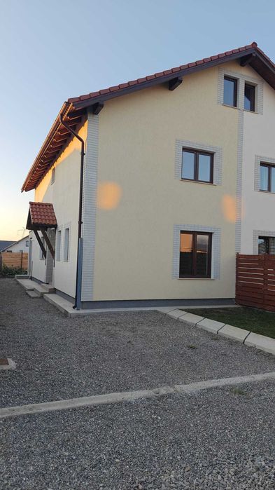 CASA la pret de apartament