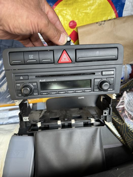 Ауди А3 8р 2006г.Сидиплеар.ченджър.конзола