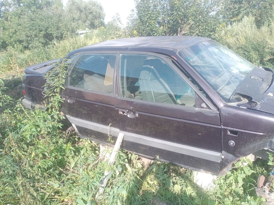 Продам Пассат б3 по запчастям.