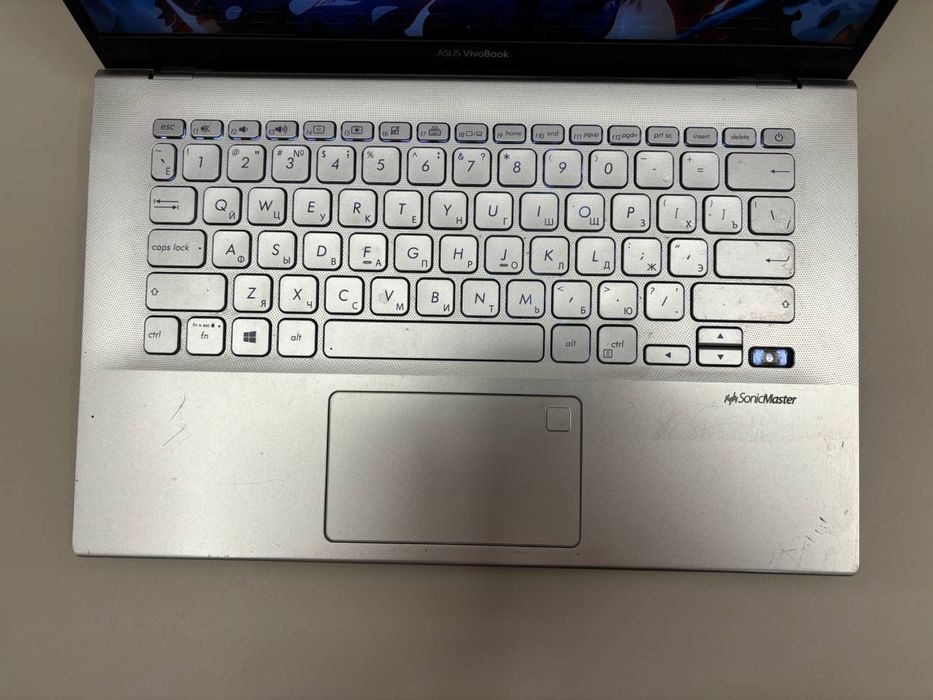 ноутбук asus vivobook 14,срочно продам