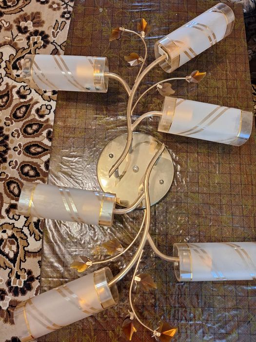 Люстра красивая современная