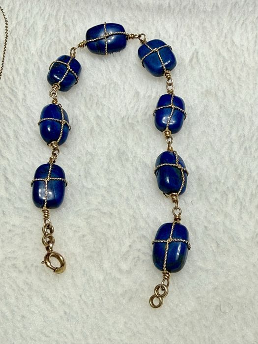 Bijuterii elegante din aur cu diamante si pietre naturale