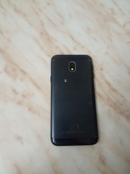 Телефон Самсунг галаксиJ3