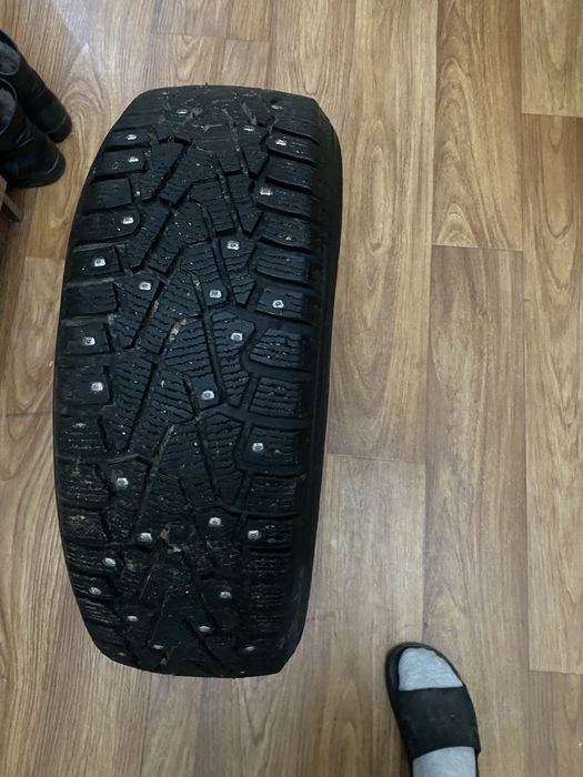 Шины Pirelli 195/65/15 зимние шипованные и летние, 2 комплекта