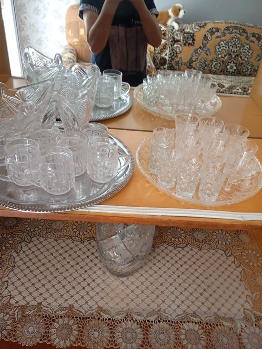 Хрусталь разный,вазочки ,бокалы ,стопки
